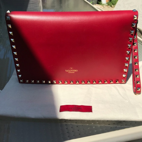 valentino garavani rockstud clutch bag